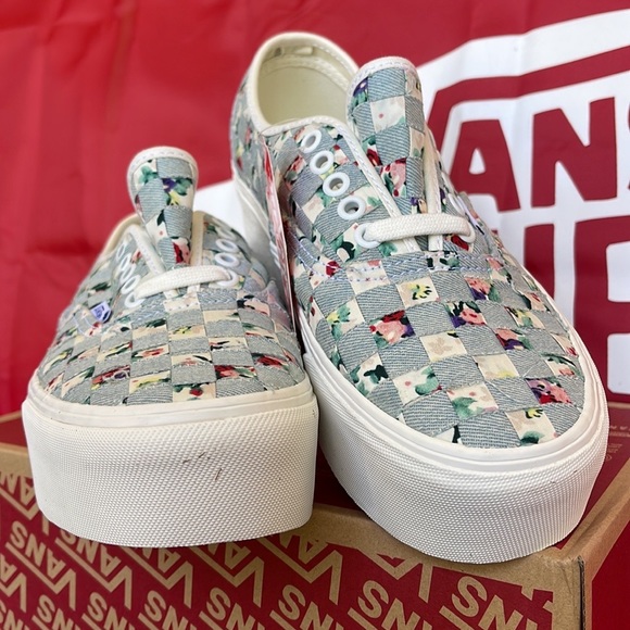 Vans Authentic Stac
(Woven) Floral/Multi
VNOA5KXXAZA
WMNS sneakers - Platforms - Picture 6 of 16